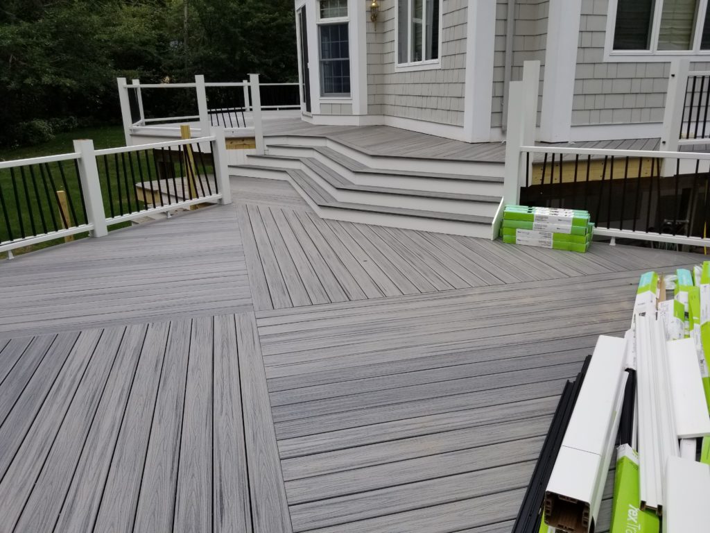 trex select railing with cocktail rail